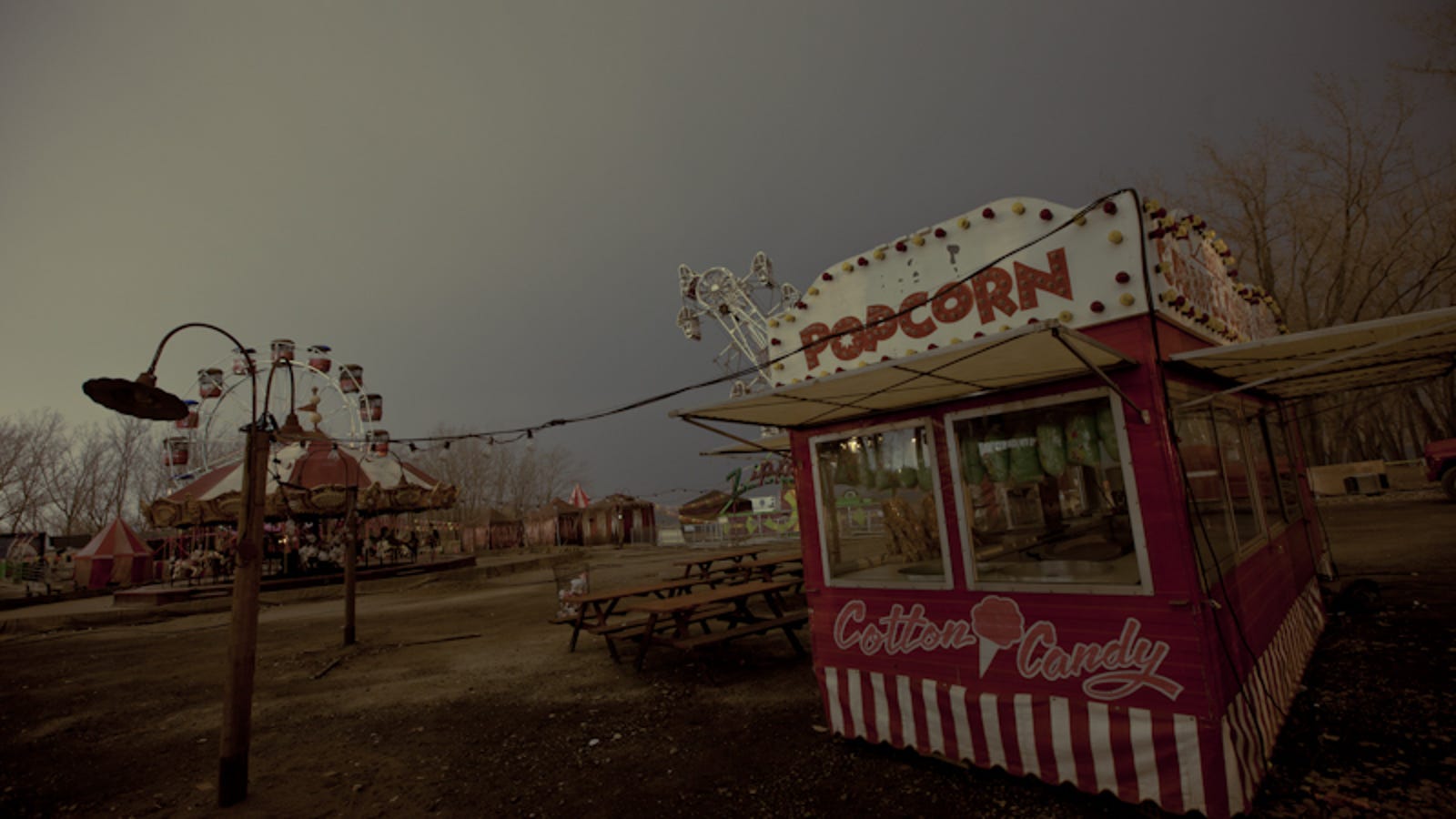 deserted-theme-parks-are-creepy-this-silent-hill-set-is-creepier