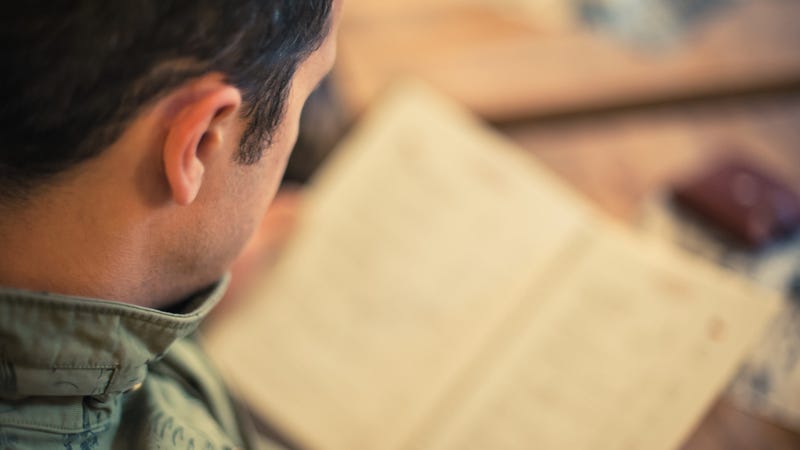 Illustration for article titled Man sues over TGI Fridays menu that didn’t list drink prices
