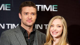 Illustration for article titled Justin Timberlake And Amanda Seyfried Pose For Bad Prom Photos