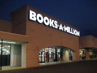 Illustration for article titled Books Retailer Jumping Into Used Games Market?