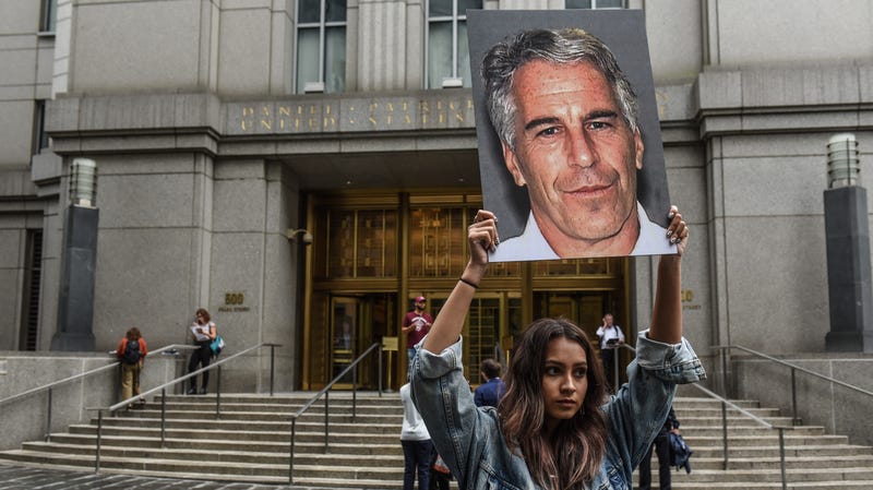 Illustration for article titled Jeffrey Epstein Allegedly Relied on a 'Ring' of Women to Recruit Victims