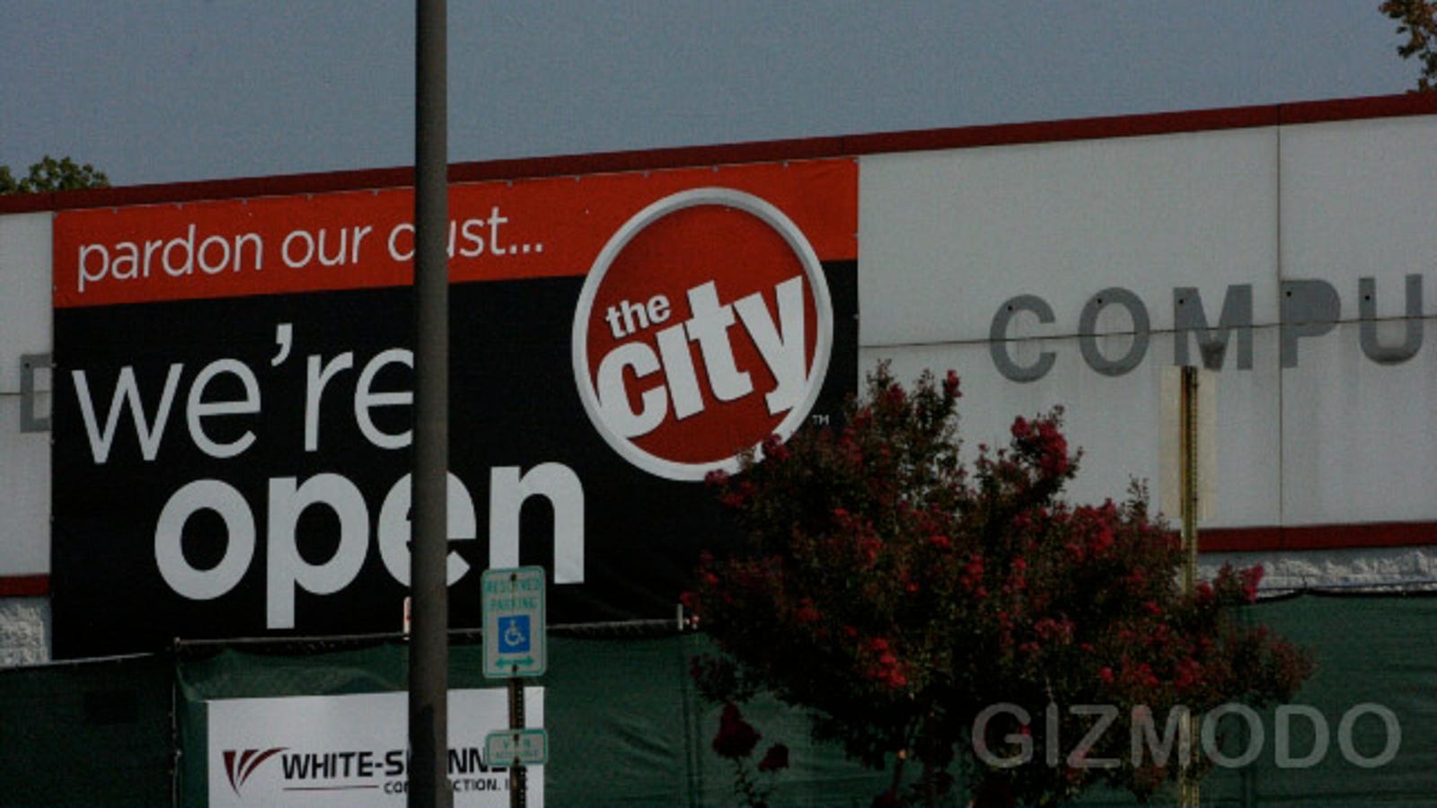Circuit City 'The City' With Best Buylike Store Layout?