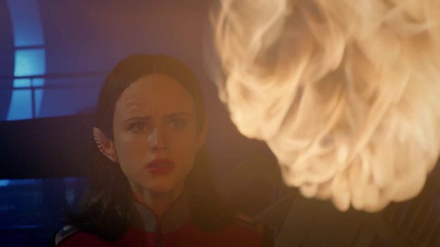 Alara Kitan in The Orville, Feuersturm