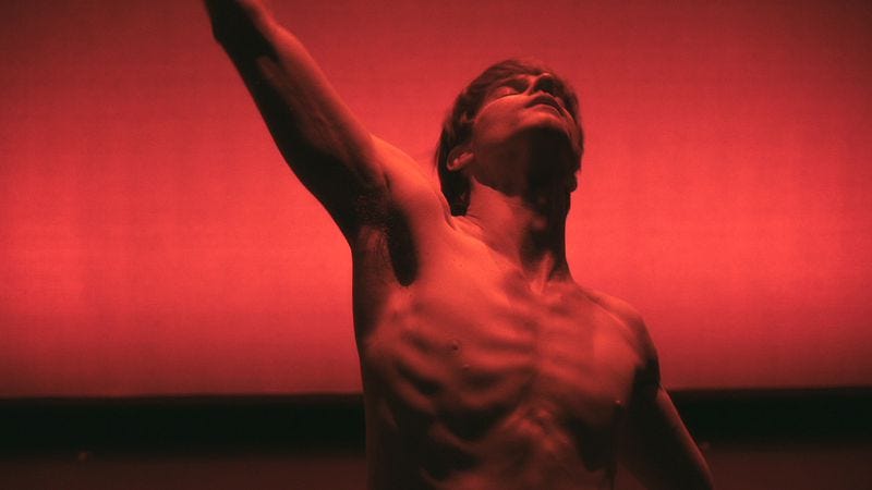 Illustration for article titled Set at the onset of the AIDS crisis, Test is smarter about bodies than minds