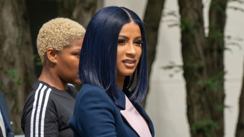Illustration for article titled Watch: Cardi B Chops It Up With Bernie Sanders Over Wages, Student Loans and Getting Rid of This ‘Bully’ President
