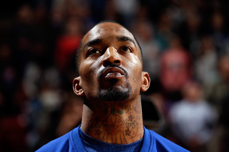 Illustration for article titled J.R. Smith Says He'll Give The Pipe To Whomever He Chooses