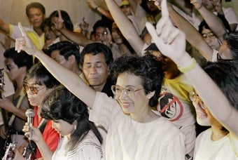 Illustration for article titled Corazon Aquino, First Female President Of The Philippines, Dies At 76