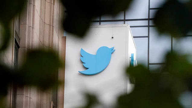 Twitter’s Former PR Firm Is Giving Twitter Some Bad PR