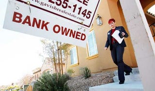 Illustration for article titled Congress' Foreclosure Fix Helps ONE Person, Gets an F MINUS