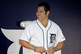 Illustration for article titled Johnny Damon Puts A Ring On It