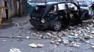 Illustration for article titled This is what happens when a Range Rover hits a wall at 120+ MPH