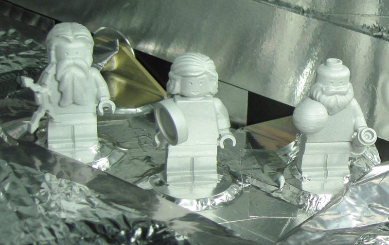 Illustration for article titled These Three Lego Minifigs Are Going to Jupiter