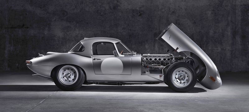 Illustration for article titled Jaguar Brings Back The Lightweight E-Type And It Is Unbelievably Sexy