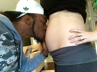 Illustration for article titled RGIII Is Not Kissing A Butt In This Picture, Believe It Or Butt
