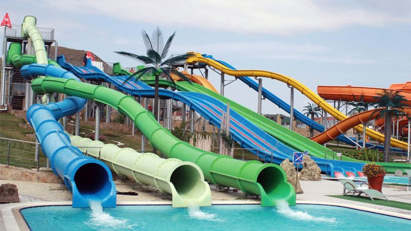 Why More Women Are Choosing To Have Waterslide Births
