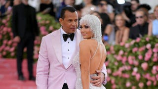 Illustration for article titled Two-Thirds of Jennifer Lopez's Marriages Don't Count