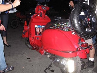 Illustration for article titled How Do You Increase The Coolness Of A Vespa?