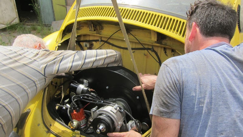 It S Back In The Back How To Put An Engine In A Vintage Beetle