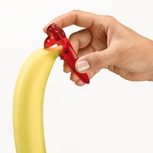 Illustration for article titled A Banana Opener, For the World's Laziest People