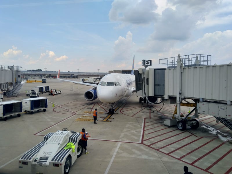 Illustration for article titled Flying to San Juan, AMA