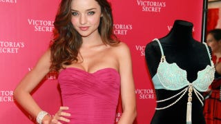 Illustration for article titled Victoria's Secret Angel Miranda Kerr Boasts Bigger Boobs Because Of Breastfeeding
