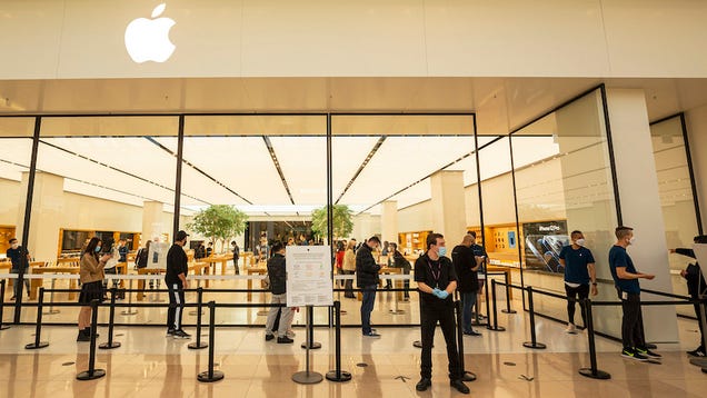 apple store open on mlk day