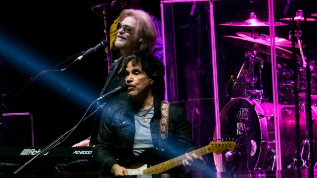 Find Your Polling Place Using This Hall & Oates Hotline