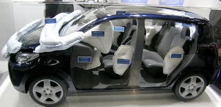 Illustration for article titled Toyota Gosei 360-Degree Airbag Is One Hell Of A Flotation Device