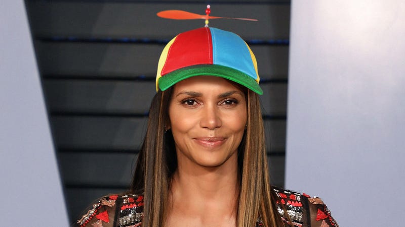 Illustration for article titled Too Little Too Late: Halle Berry Has Put On A Propeller Hat To Prepare For Her 2004 Role In ‘Catwoman’
