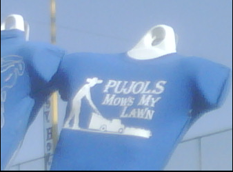 Illustration for article titled Midwesterners Sure Do Love Their Lawn Mowin' T-Shirts