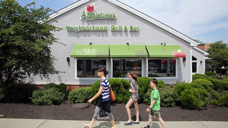Illustration for article titled Man Has Tender, Loving Relationship With a Local Applebee's