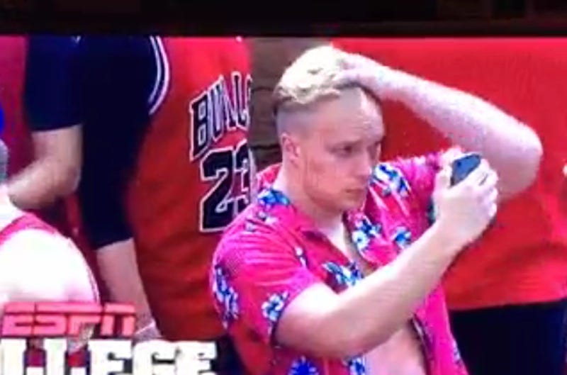 Illustration for article titled College Bro Lines Up The Perfect Selfie During VCU-Davidson Game