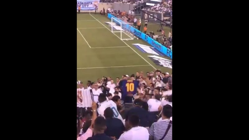 Illustration for article titled Impish Messi Fan Delights In Beer-Soaked Chaos His Trolling Inspires
