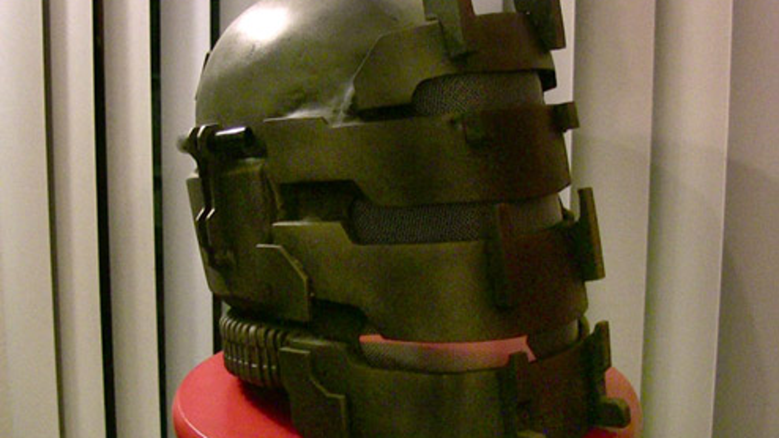 dead space 2 helmet concept art