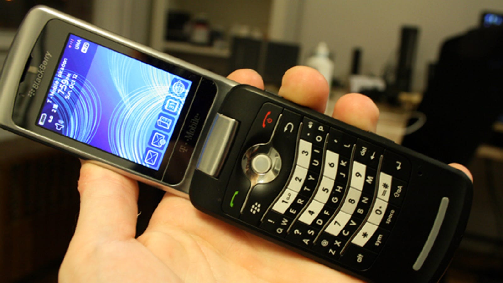 BlackBerry Pearl Flip Review