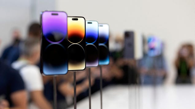 A rare downgrade takes a $120 billion bite out of Apple