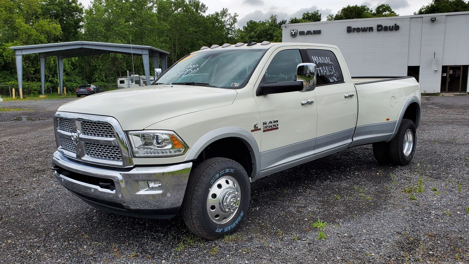 Ram 3500 Laramie s manuálom - šialená motorová špecifikácia s manuálnou prevodovkou!