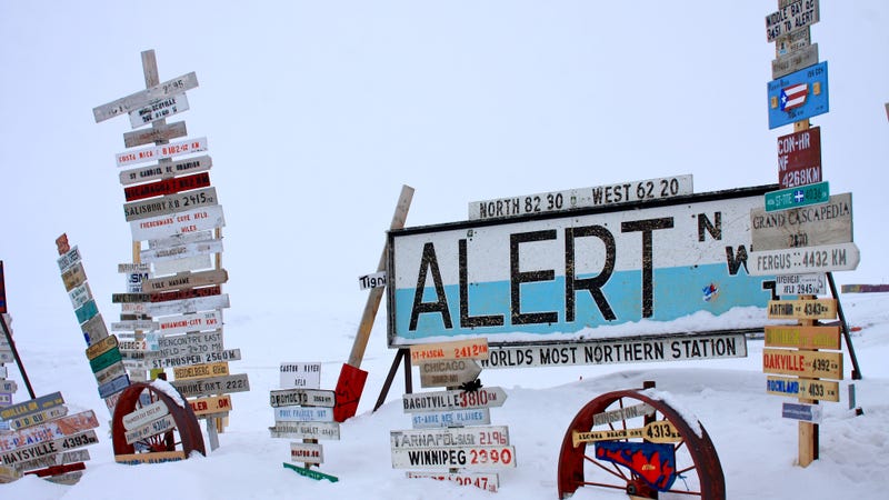 Illustration for article titled The Northernmost Settlement on Earth Cracked 70 Degrees For the First Time This Week