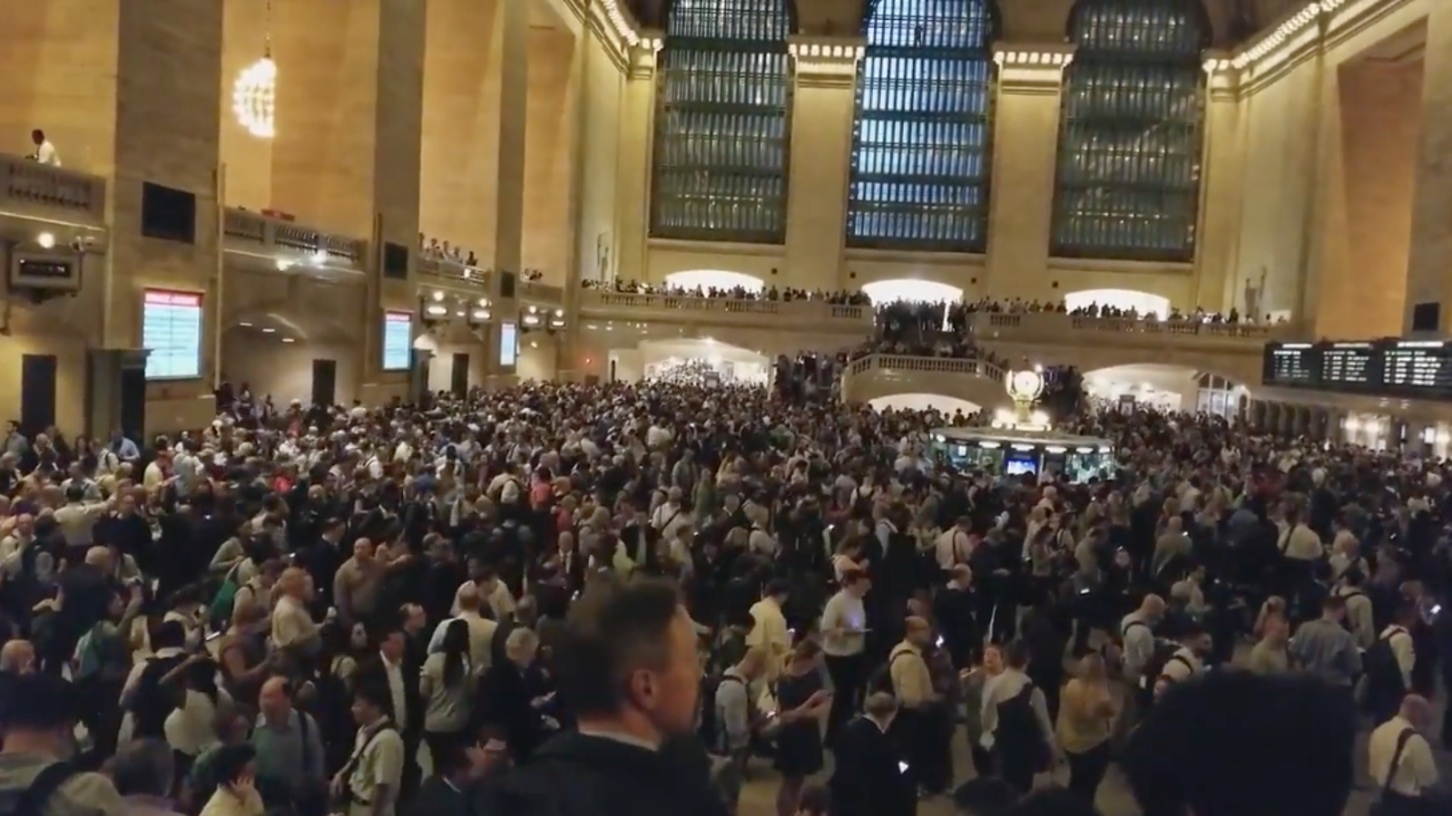 NYC's Grand Central Became A Madhouse The Moment Severe Weather Hit The City