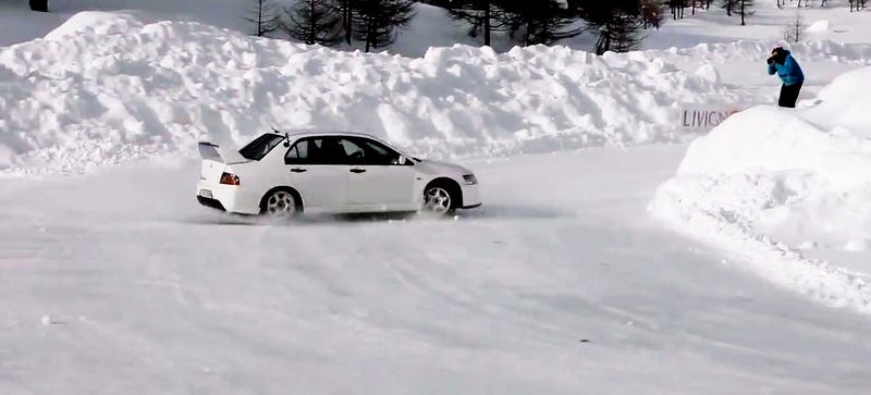 Illustration for article titled Watch A Rally Driver Put Your Favorite Drifter's Reverse Entry To Shame