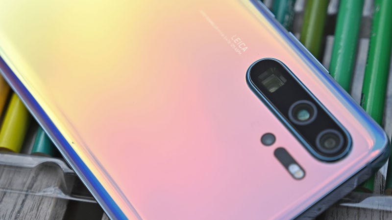 Illustration for article titled Un análisis revela que menos del 1% de las piezas del Huawei P30 Pro provienen de Estados Unidos