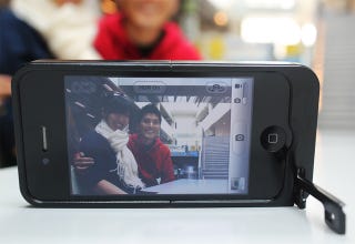 Illustration for article titled iPhone Case With Inbuilt Kickstand Acts as a Tripod For Better Photo-Taking