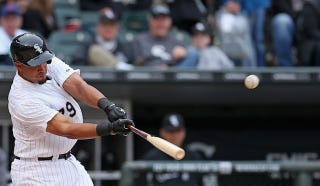 Illustration for article titled Jose Abreu Makes His Big-League Splash With Two Homers