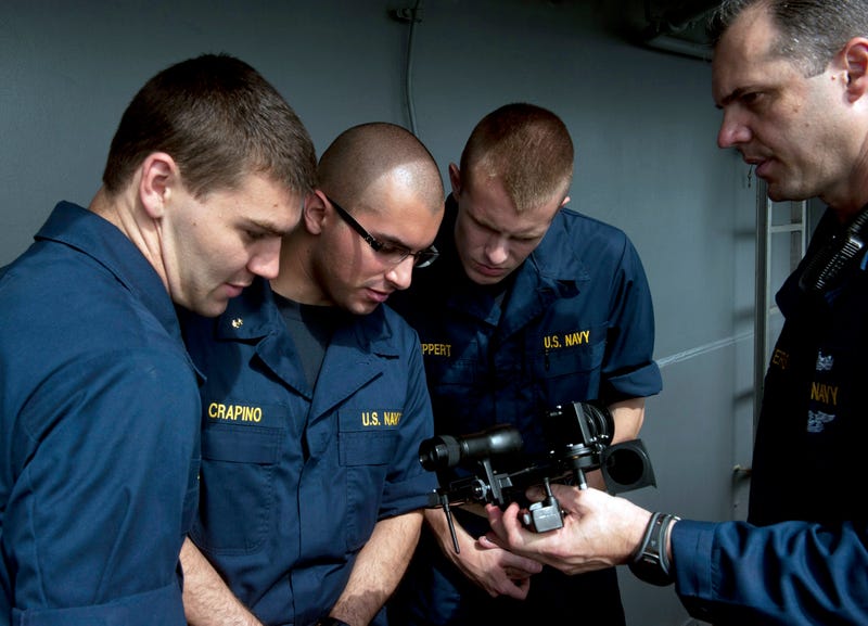 Illustration for article titled The Navy Is Teaching Celestial Navigation Again as a Backup Plan Against HackersÂ