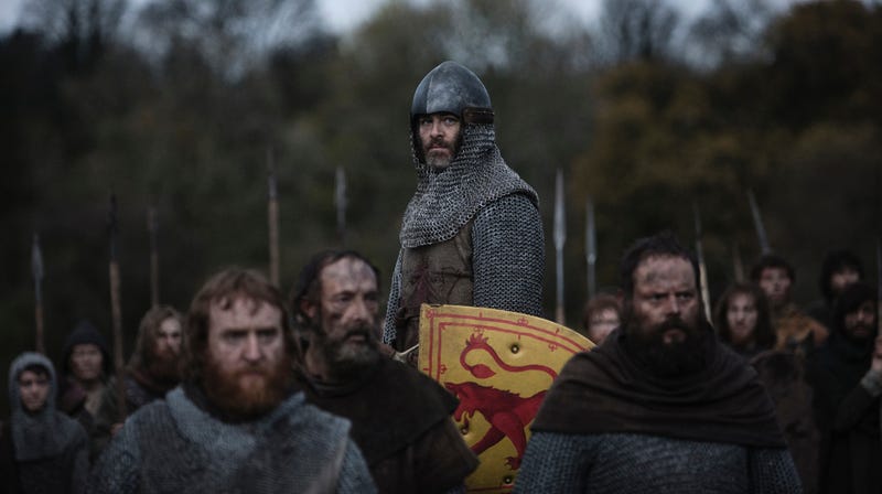 Illustration for article titled Chris Pine plays a Scottish Outlaw King in an epic without a sense of purpose