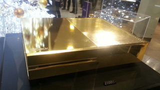 Illustration for article titled This 24-Karat Gold Xbox One Is On Sale in Harrods for $10,000