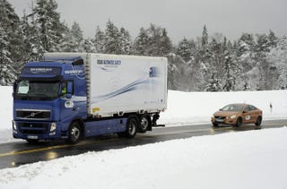 Illustration for article titled Volvo Successfully Tests Autonomous Road Trains