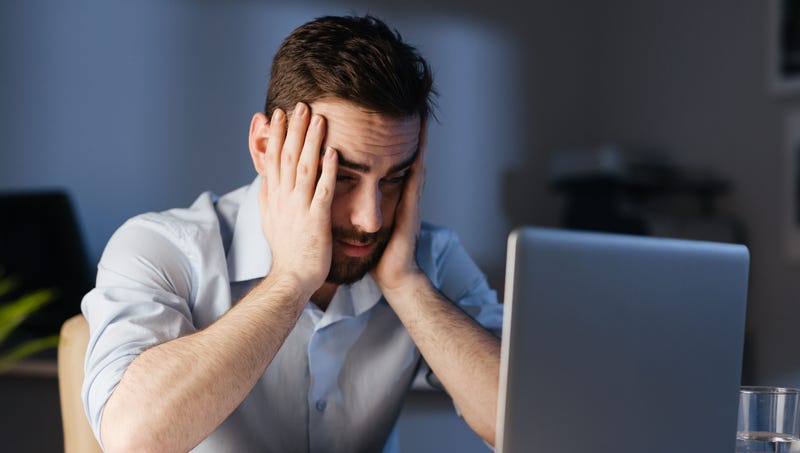 Illustration for article titled Exhausted Amazon Customer Forced To Piss In Bottle While Browsing Prime Day Deals