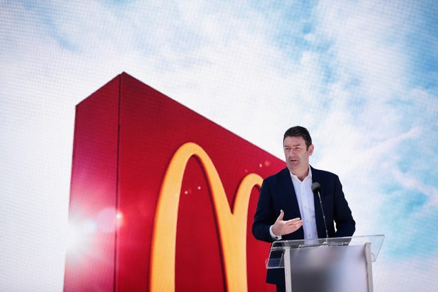 McDonald’s ex-CEO is paying an extra $400,000 for obscuring the reason behind his termination thumbnail