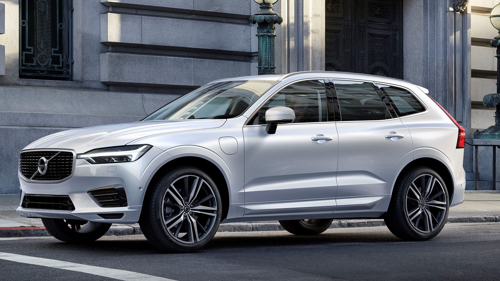 new volvo crossover coming out in 2018